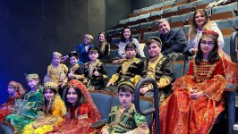 Azerbaijani Karabakh school pupils perform at charity gig in London (PHOTO)