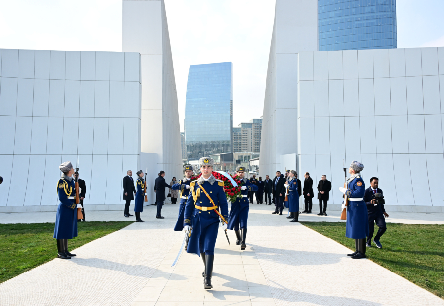 Somali President visits Victory Park in Azerbaijan's Baku (PHOTO)