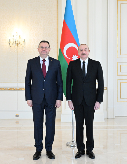 President Ilham Aliyev receives credentials of incoming ambassador of Belarus (PHOTO/VIDEO)