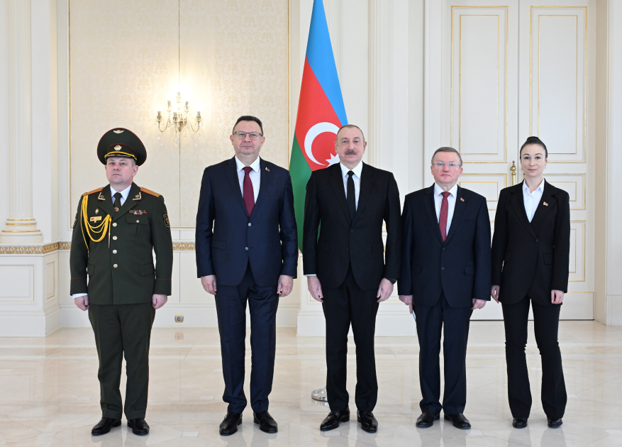 President Ilham Aliyev receives credentials of incoming ambassador of Belarus (PHOTO/VIDEO)