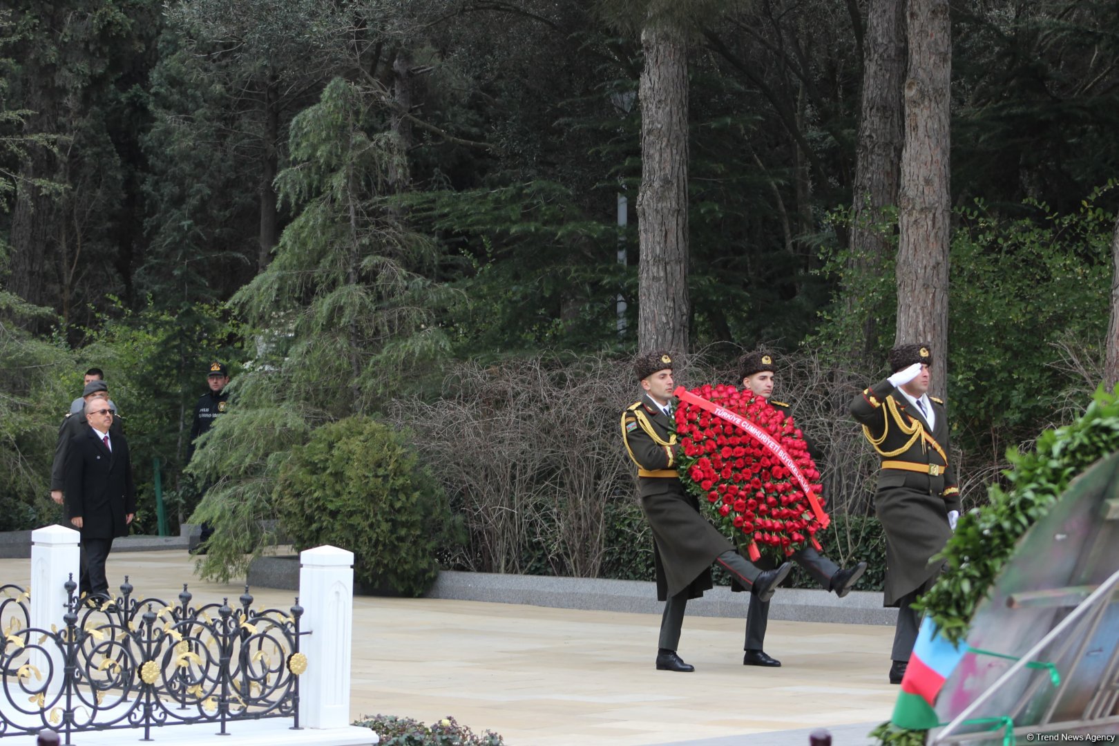 New Turkish ambassador to Azerbaijan visits Alleys of Honor and Martyrs (PHOTO)