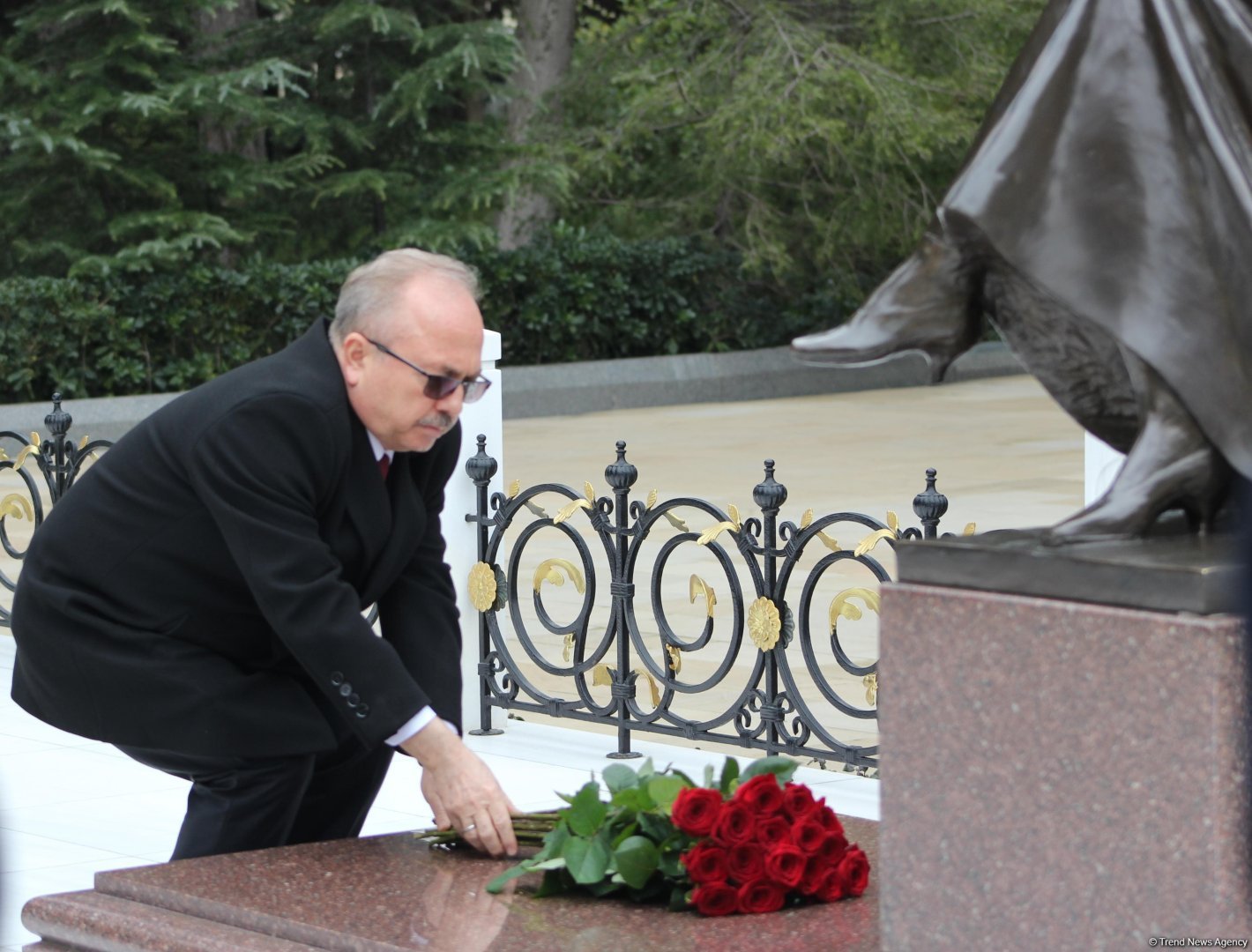 New Turkish ambassador to Azerbaijan visits Alleys of Honor and Martyrs (PHOTO)