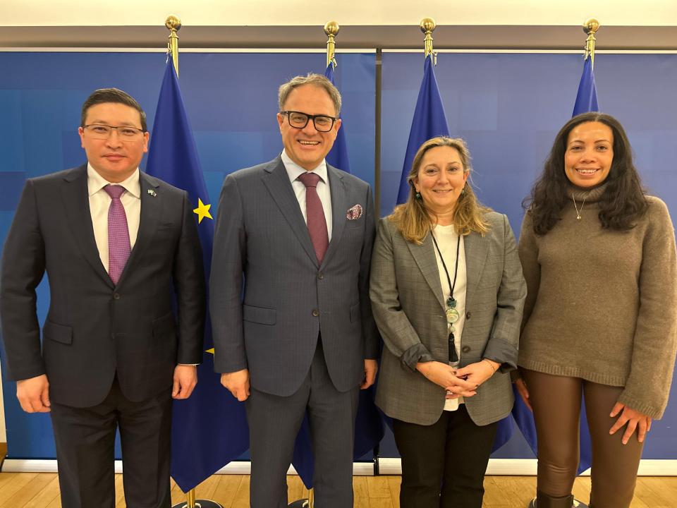 Kazakhstan, EU discuss advancing Middle Corridor trade route