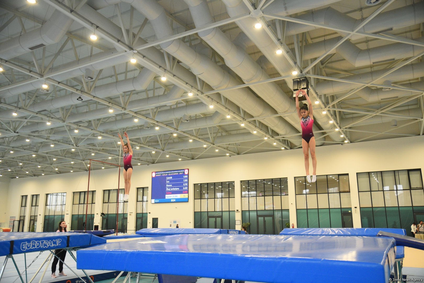 Trampoline and tumbling championship heats up in Azerbaijan's Baku (PHOTO)