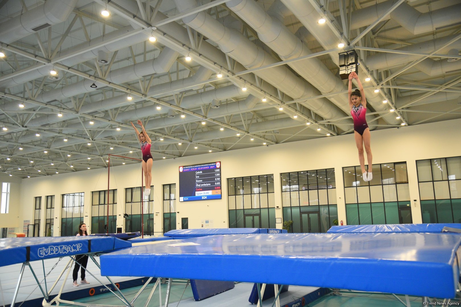 Trampoline and tumbling championship heats up in Azerbaijan's Baku (PHOTO)