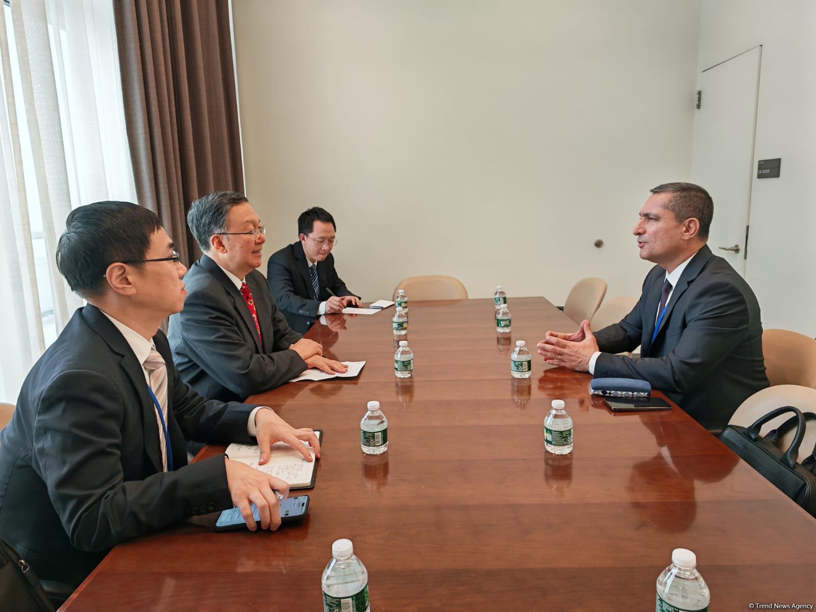 Azerbaijani MP Soltan Mammadov meets with Chinese Vice-Chairperson (PHOTO)