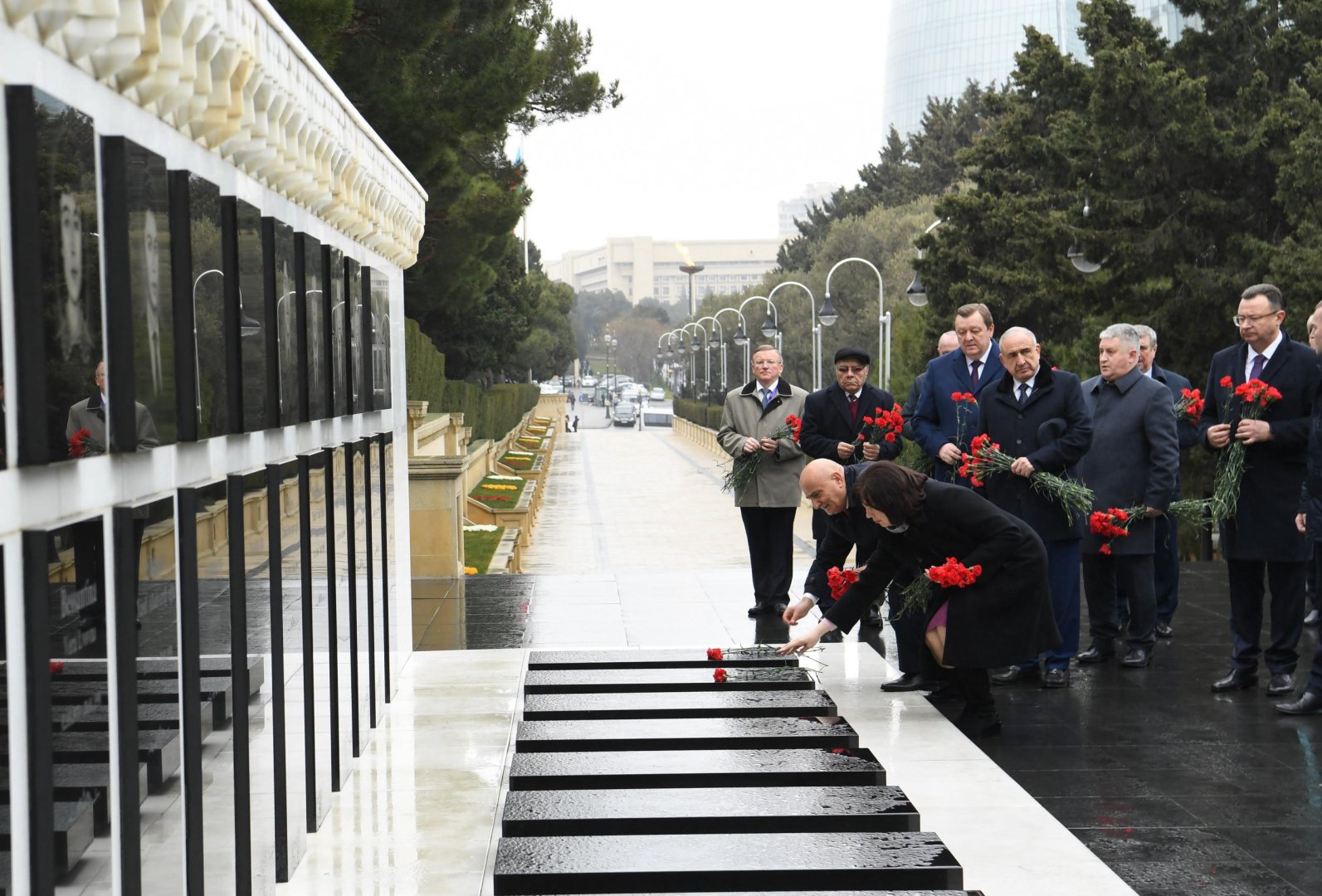 Belarusian MPs visit Alleys of Honors and Martyrs in Azerbaijan's Baku (PHOTO)