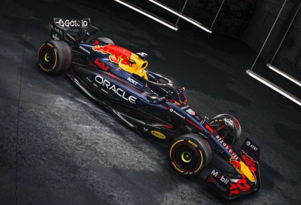 Formula 1 crews unveil latest cars for upcoming season (PHOTO)
