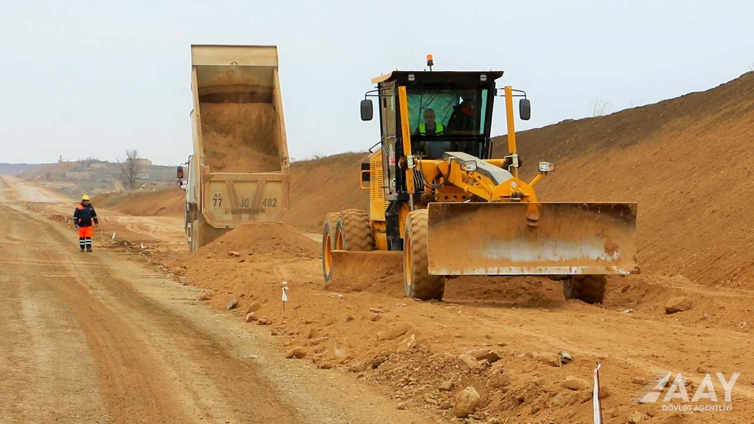 Azerbaijan accents quick, sound building of its Fuzuli city's internal roads (PHOTO/VIDEO)