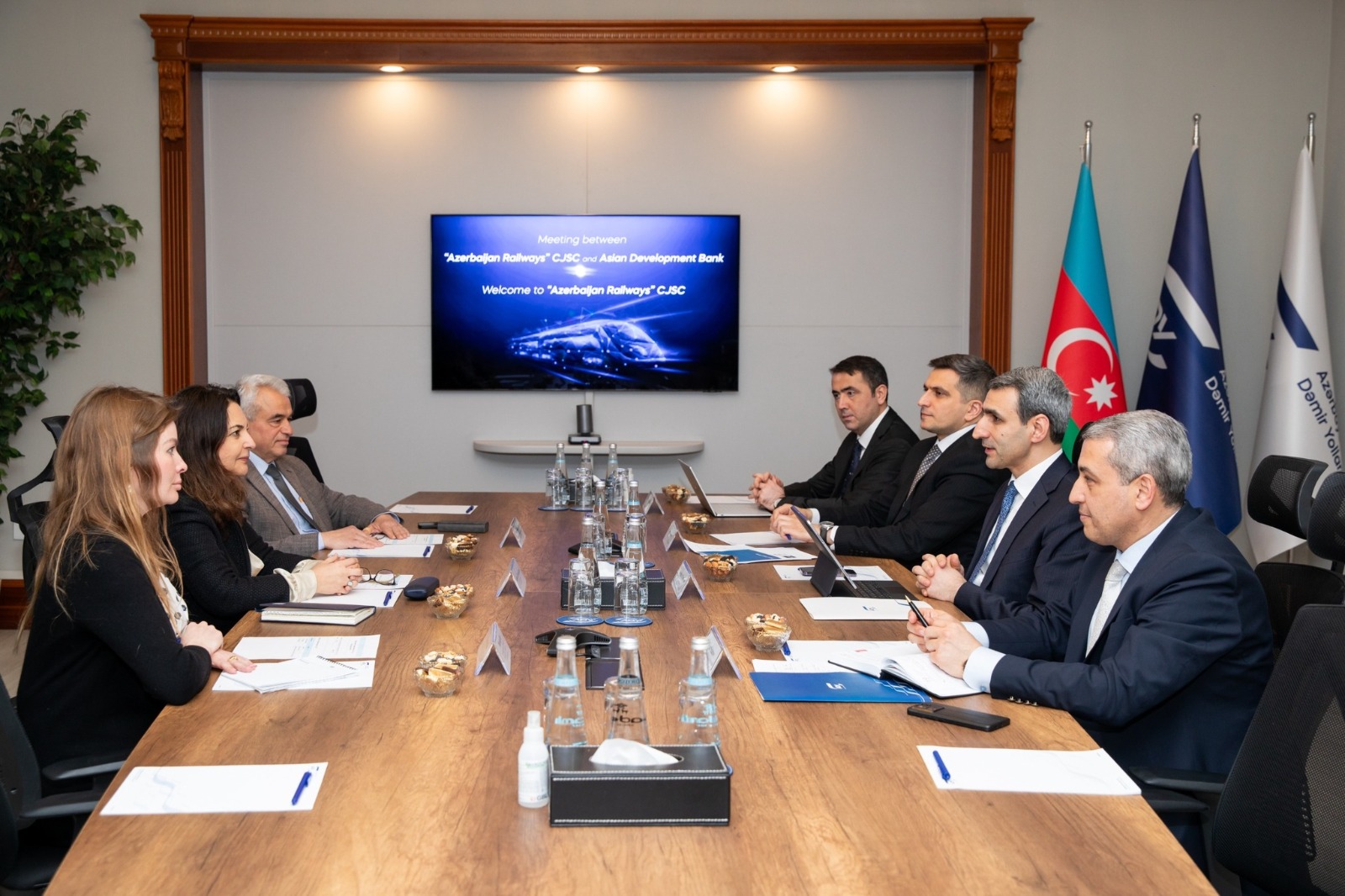 Azerbaijan, ADB strategize Sumgayit-Yalama railway modernization (PHOTO)