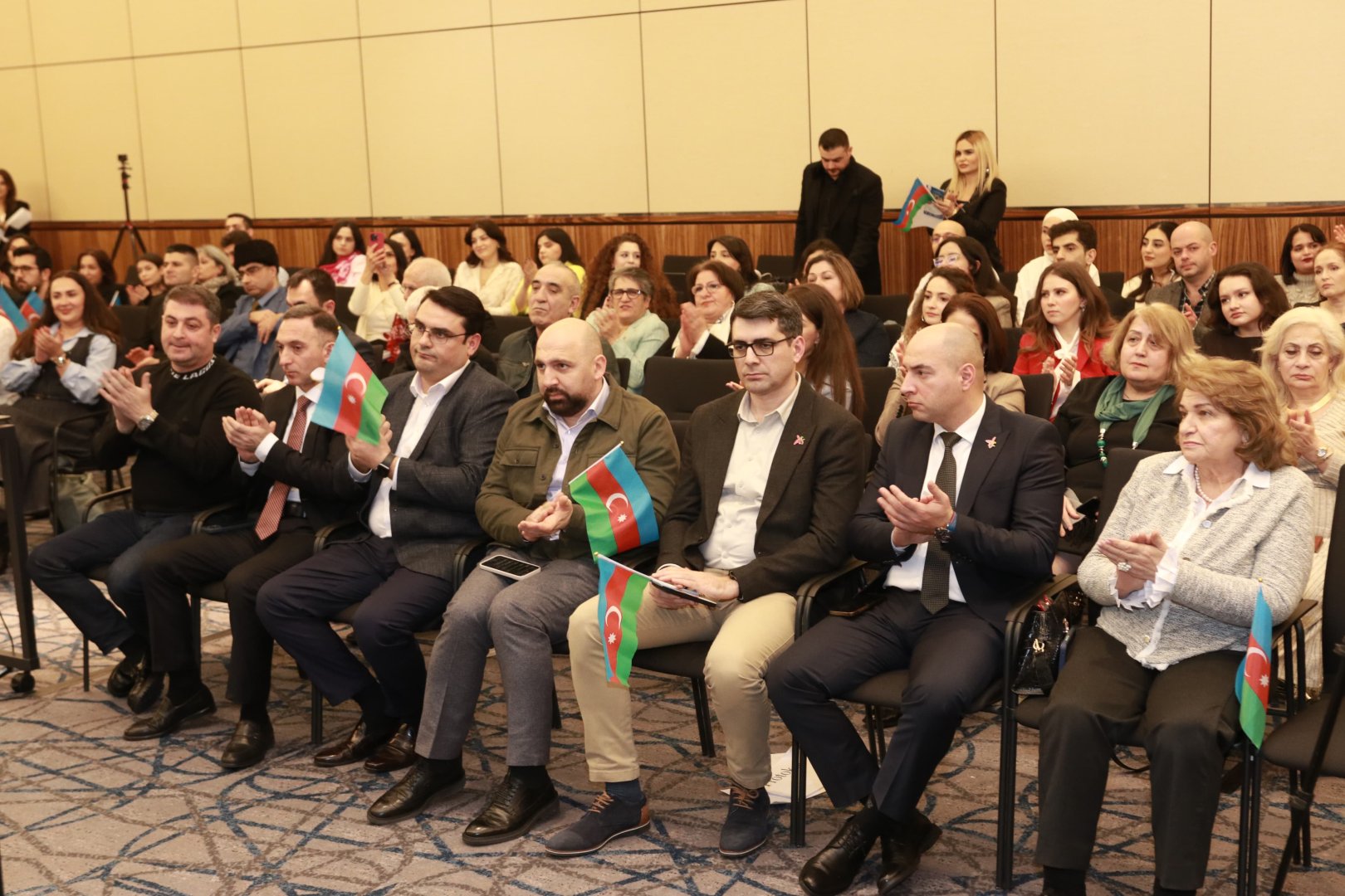 Azerbaijani diaspora holds meeting in Dusseldorf and nearby cities (PHOTO)