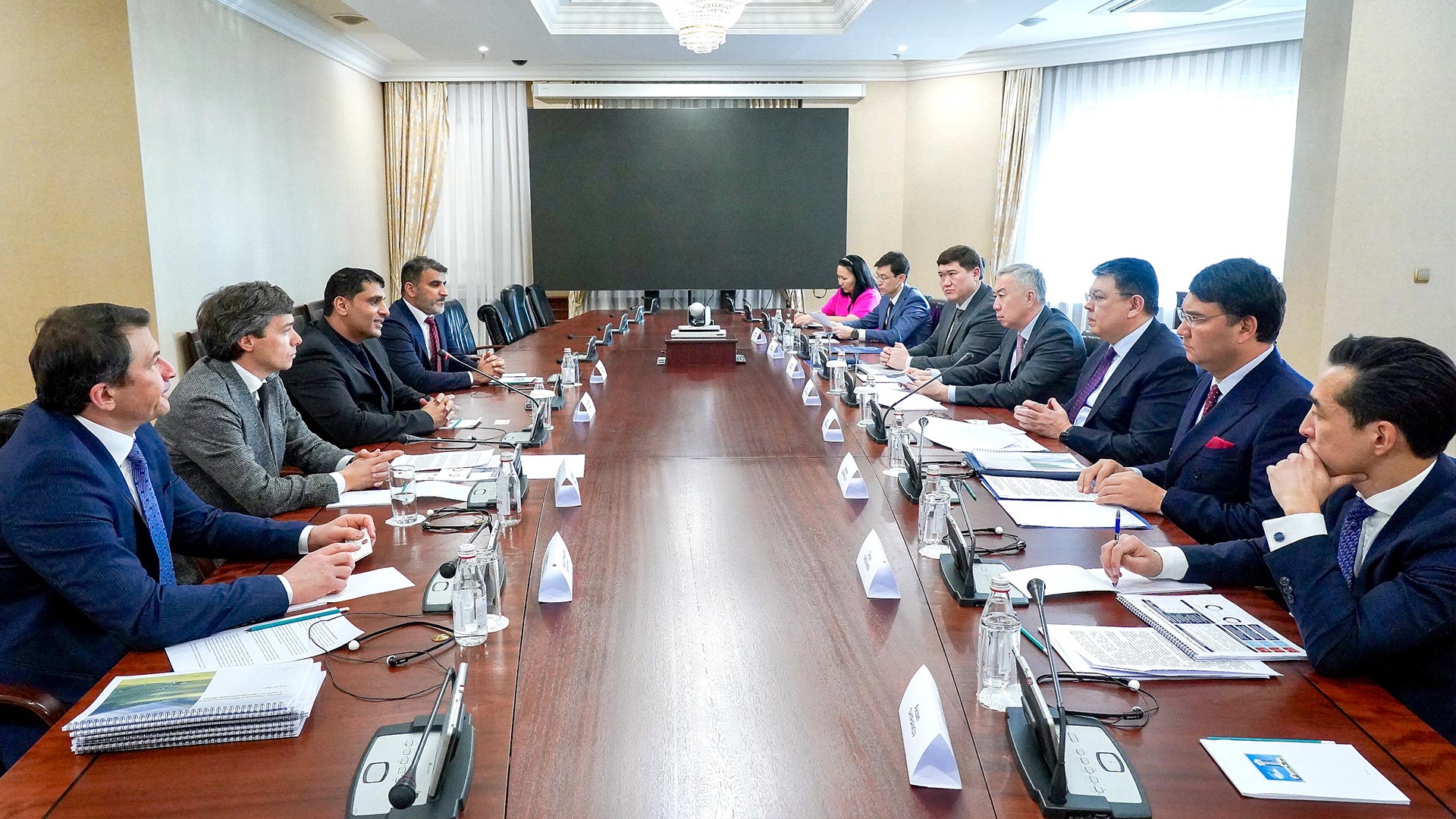 Kazakhstan and Oman discuss new investment opportunities in Central Asia