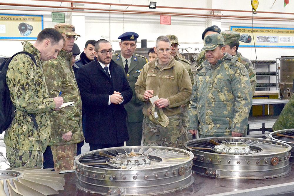 Foreign military attachés in Azerbaijan tour cutting-edge aviation repair plant (PHOTO)
