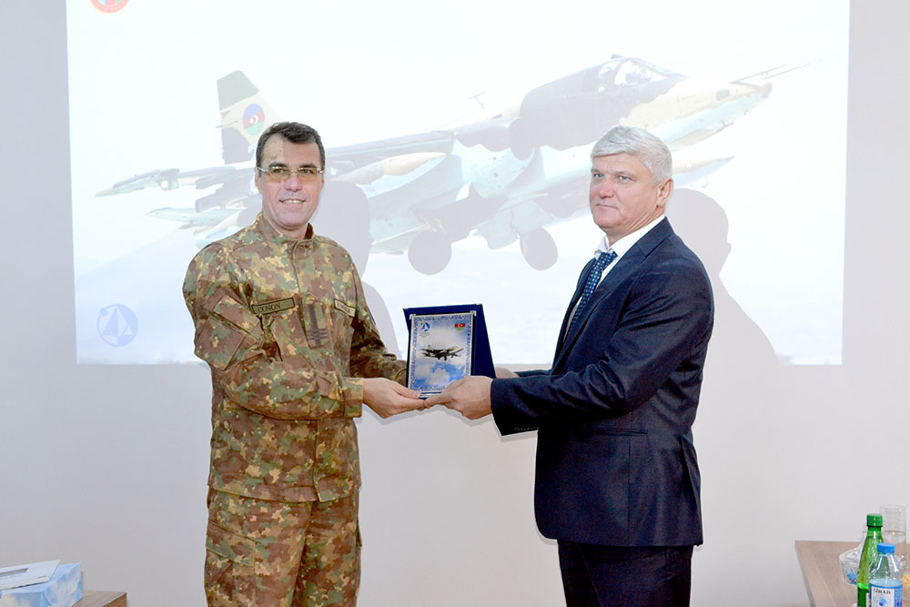 Foreign military attachés in Azerbaijan tour cutting-edge aviation repair plant (PHOTO)
