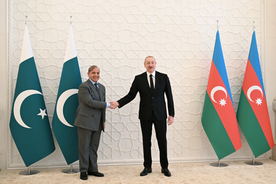 Baku hosts official welcome ceremony for Pakistani PM (PHOTO/VIDEO)