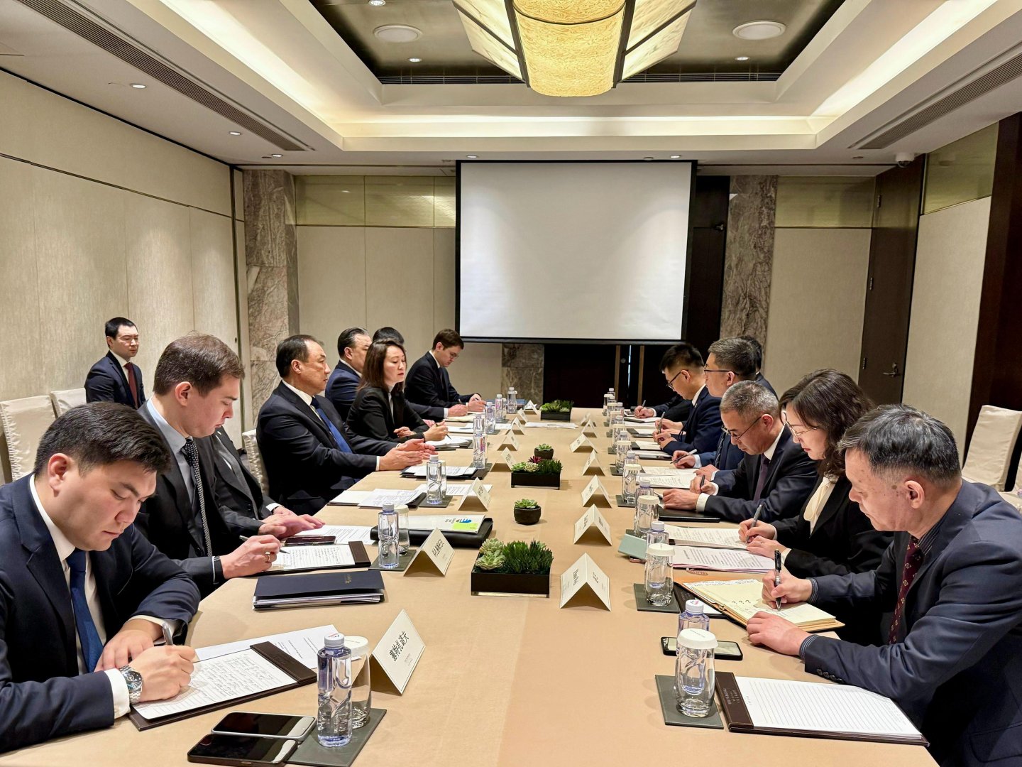 Kazakhstan, China draw up ambitious plans to upsize transit volumes