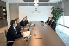 Azerbaijan, Oman evaluate opportunities for joint investment and co-op (PHOTO)