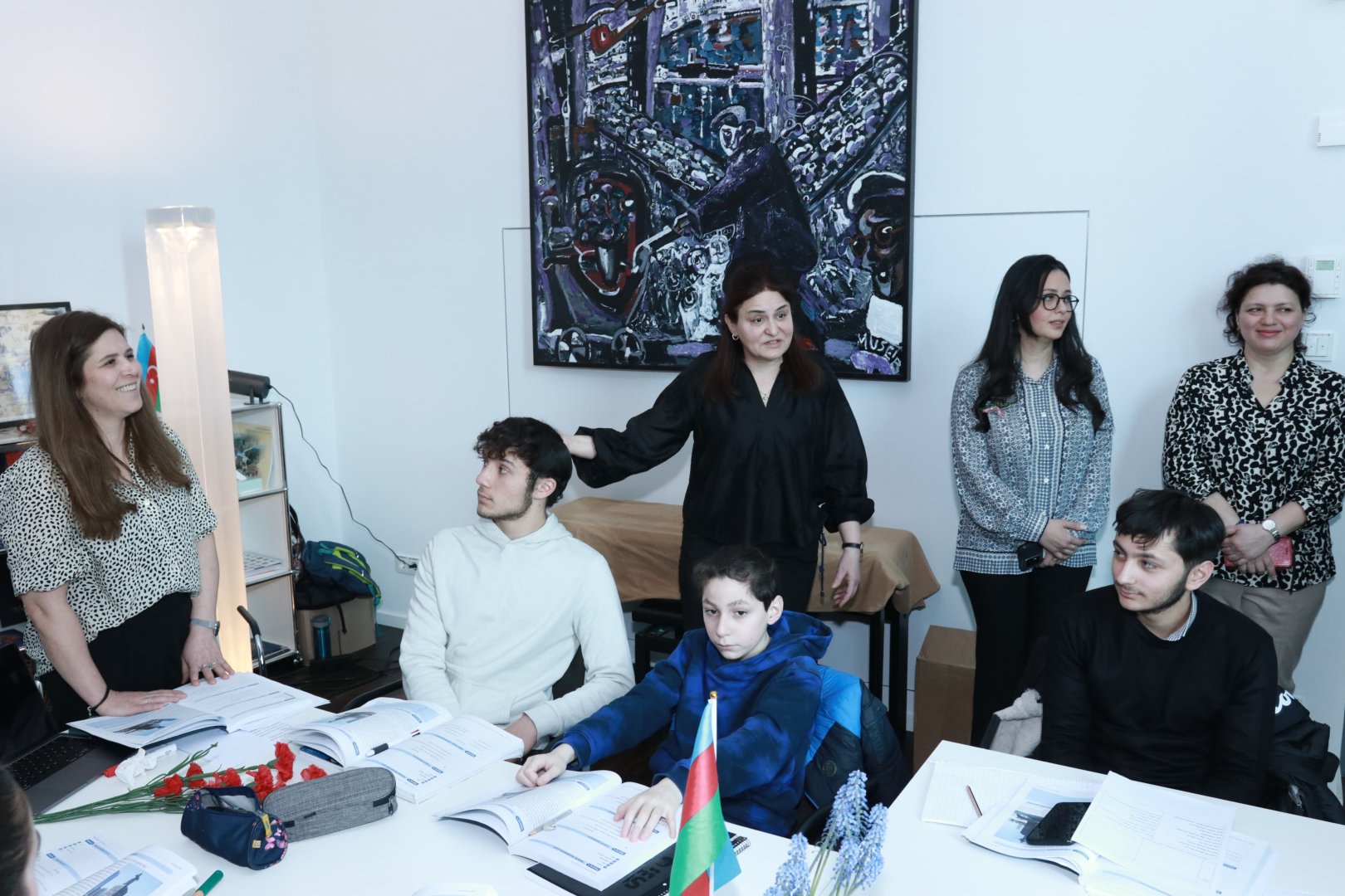 Azerbaijani diaspora official explores Khari Bulbul Cultural House in Berlin (PHOTO)