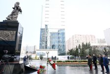 Azerbaijan Defense Ministry’s leadership visits Khojaly Genocide Memorial (PHOTO)