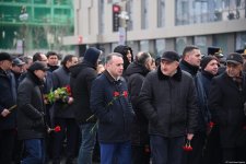 Azerbaijani people visit Khojaly genocide memorial to pay tribute to victims (PHOTO)