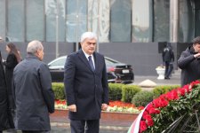 Azerbaijani people visit Khojaly genocide memorial to pay tribute to victims (PHOTO)