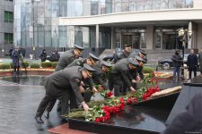 Azerbaijani people visit Khojaly genocide memorial to pay tribute to victims (PHOTO)