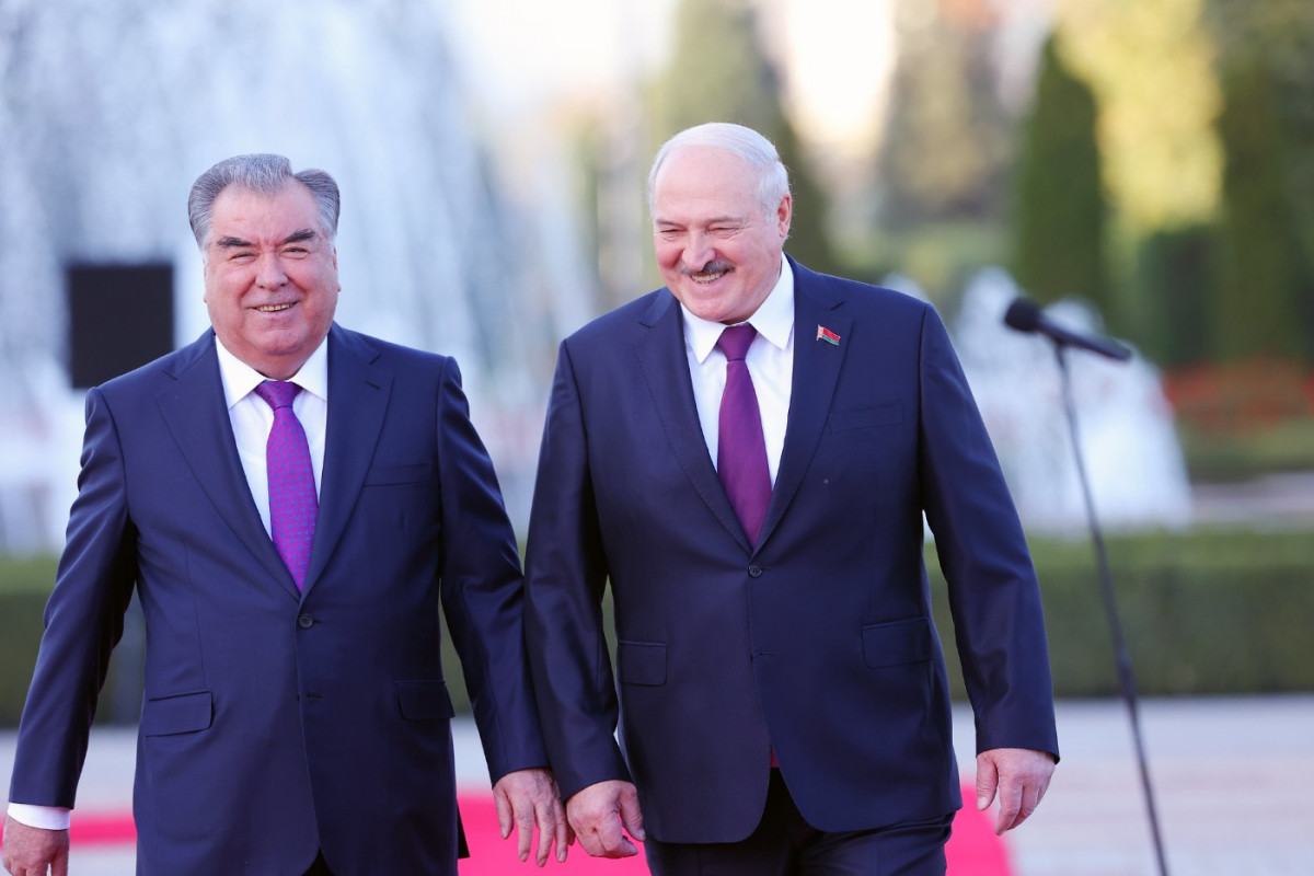 President of Tajikistan discusses trade and economic co-op with Belarusian counterpart