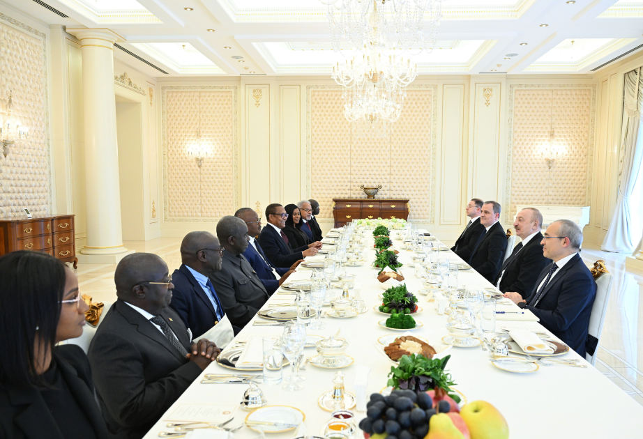 President Ilham Aliyev, President of Guinea-Bissau hold expanded meeting over lunch (VIDEO)