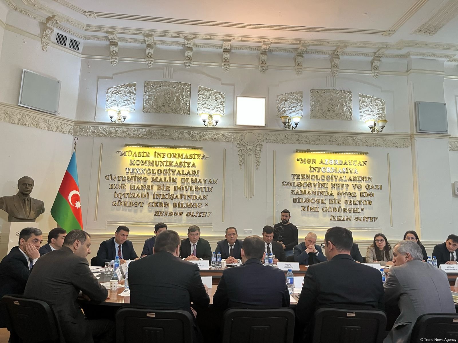 Azerbaijan holds meeting of subgroup on boosting eco-friendly transport turnover