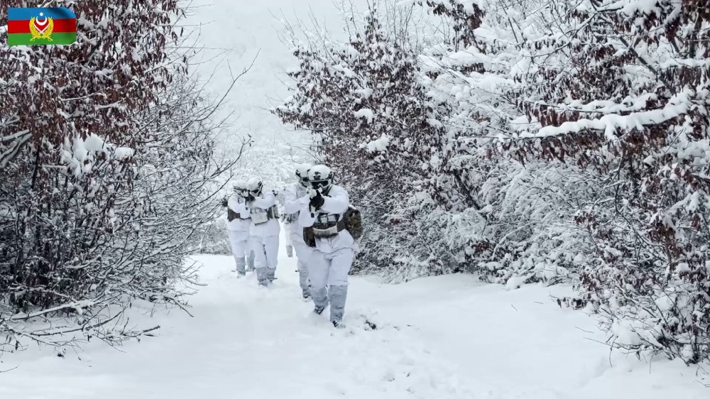 Azerbaijani army drills battle in snowdrifts and severe cold (VIDEO)