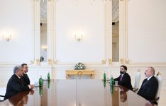 President Ilham Aliyev receives President of FC Barcelona (PHOTO/VIDEO)