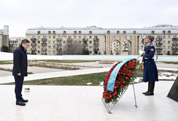 Kazakhstan's PM visits Victory Park in Azerbaijan's Baku (PHOTO)