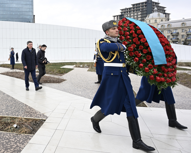 Kazakhstan's PM visits Victory Park in Azerbaijan's Baku (PHOTO)