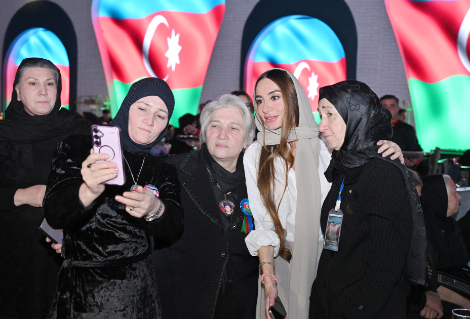 Arzu Aliyeva attends Iftar ceremony with mothers of martyrs (PHOTO)