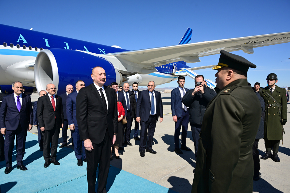 President Ilham Aliyev arrives in Türkiye for working visit (PHOTO)