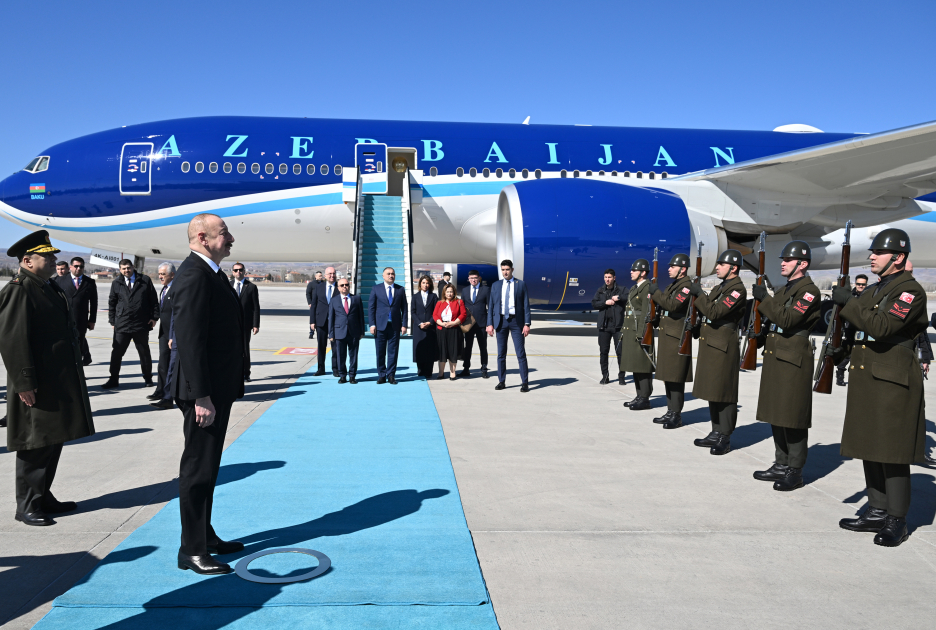 President Ilham Aliyev arrives in Türkiye for working visit (PHOTO)