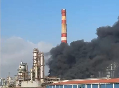 Azerbaijan successfully quenches fire at Baku oil refinery (PHOTO/VIDEO)