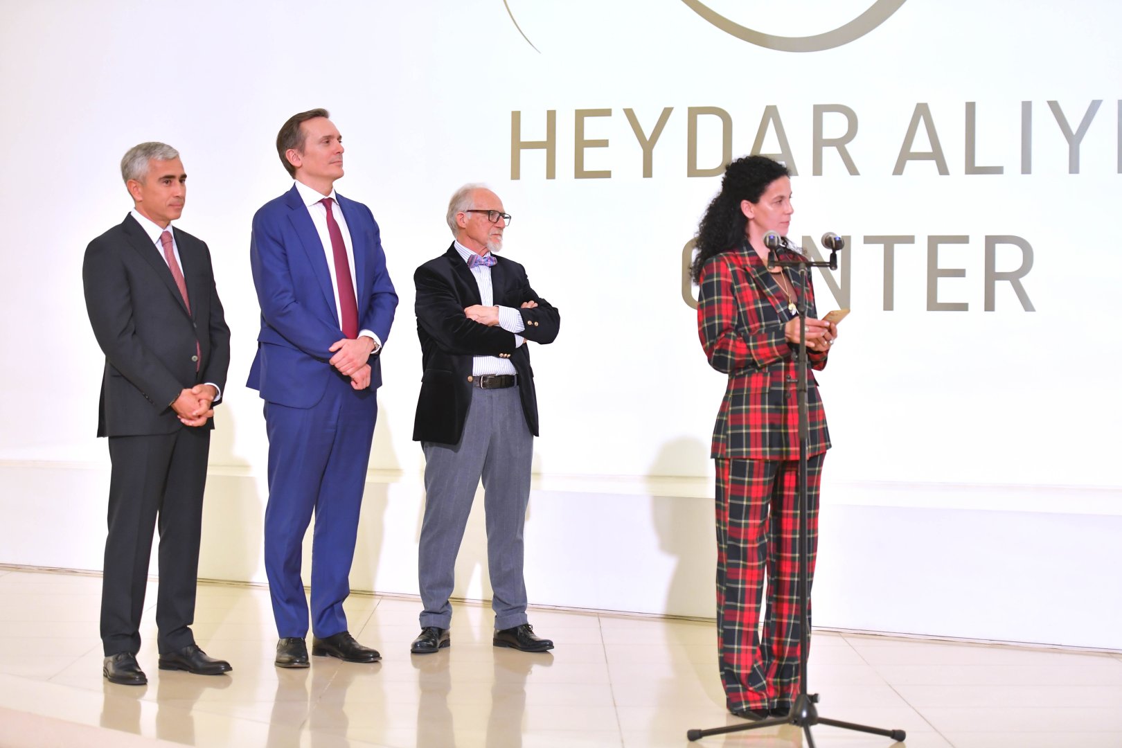 Heydar Aliyev Center hosts Italian sculptor`s exhibition "Gifts of Nature" (PHOTO/VIDEO)