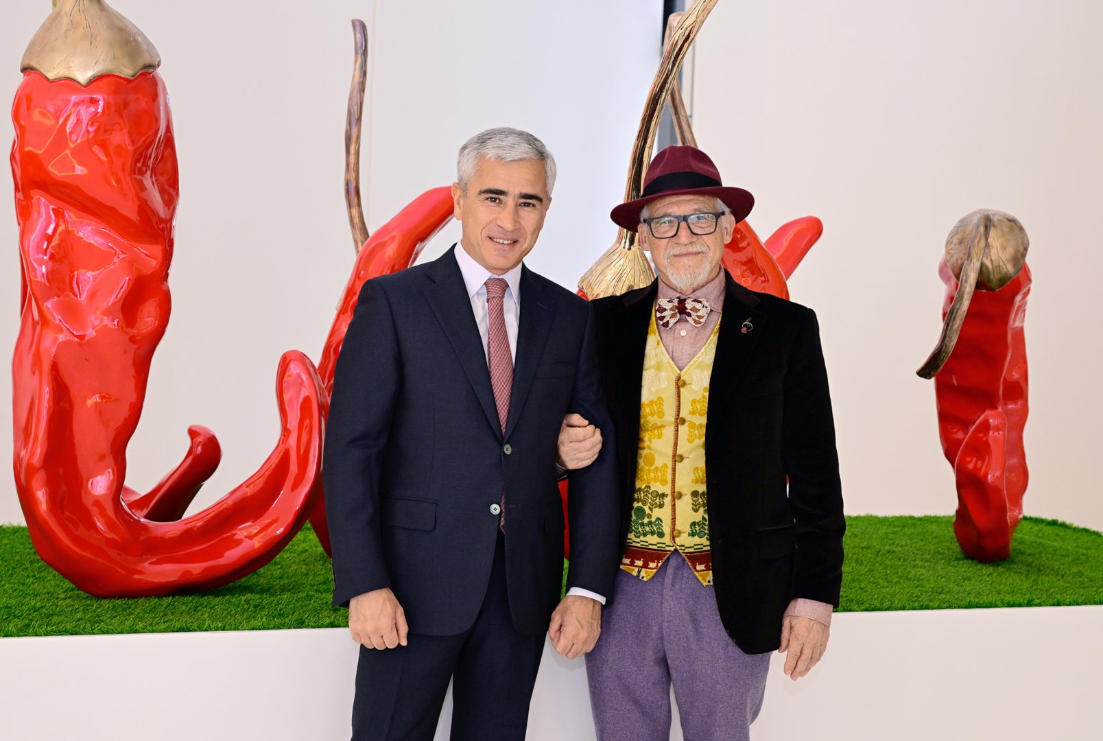 Heydar Aliyev Center hosts Italian sculptor`s exhibition "Gifts of Nature" (PHOTO/VIDEO)