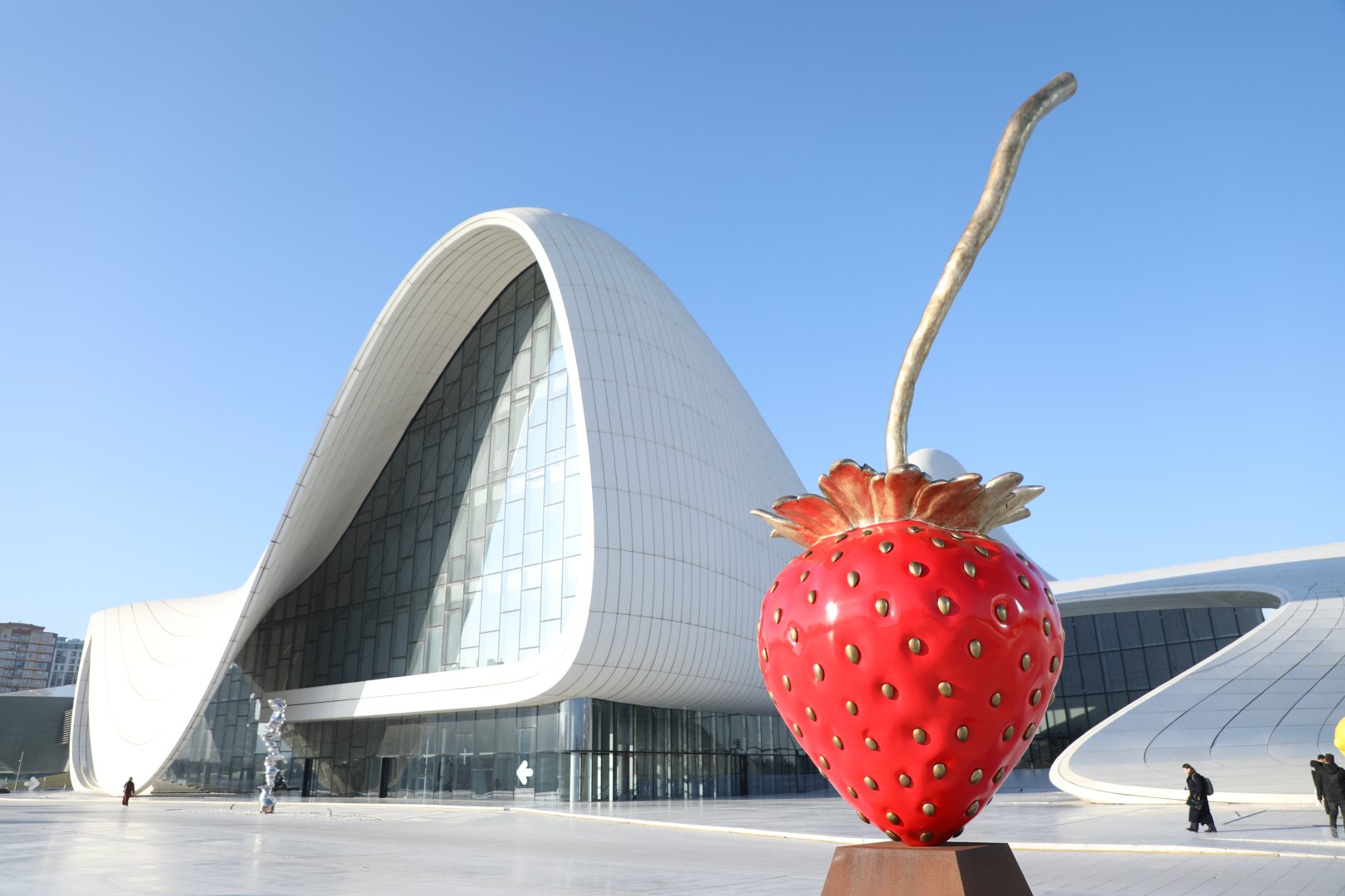 Heydar Aliyev Center hosts Italian sculptor`s exhibition "Gifts of Nature" (PHOTO/VIDEO)