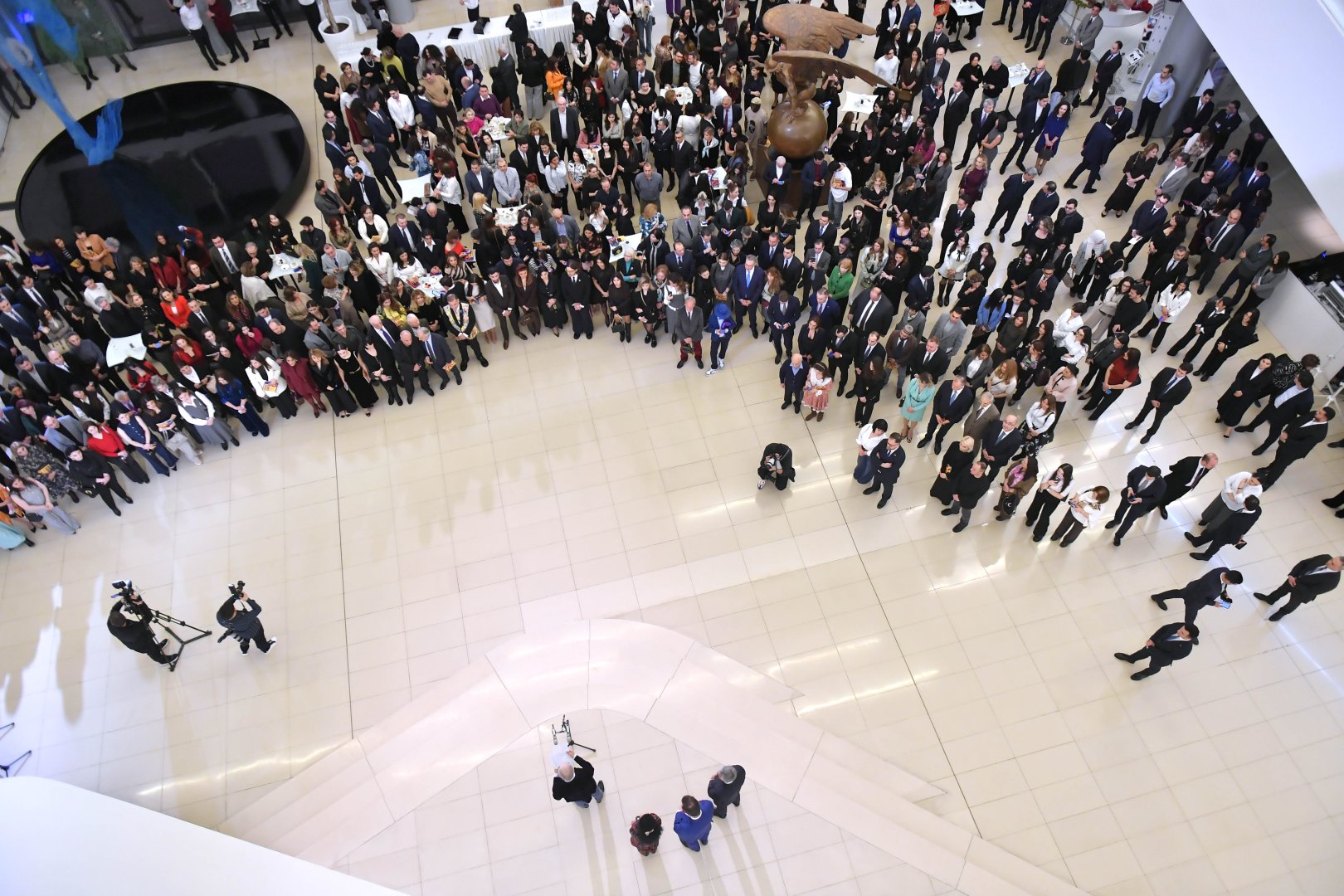 Heydar Aliyev Center hosts Italian sculptor`s exhibition "Gifts of Nature" (PHOTO/VIDEO)