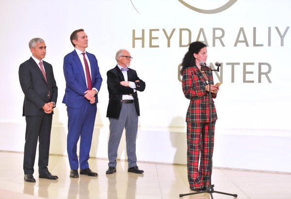 Heydar Aliyev Center hosts Italian sculptor`s exhibition "Gifts of Nature" (PHOTO/VIDEO)