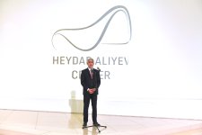 Heydar Aliyev Center hosts Italian sculptor`s exhibition "Gifts of Nature" (PHOTO/VIDEO)