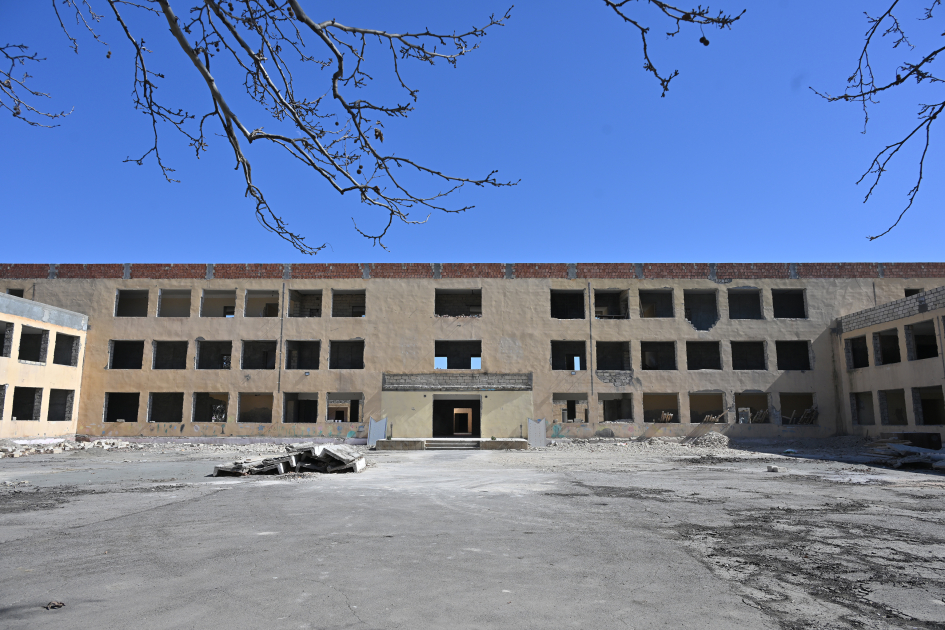 First VP Mehriban Aliyeva reviews reconstruction of Ganja city secondary school No.37 (PHOTO)