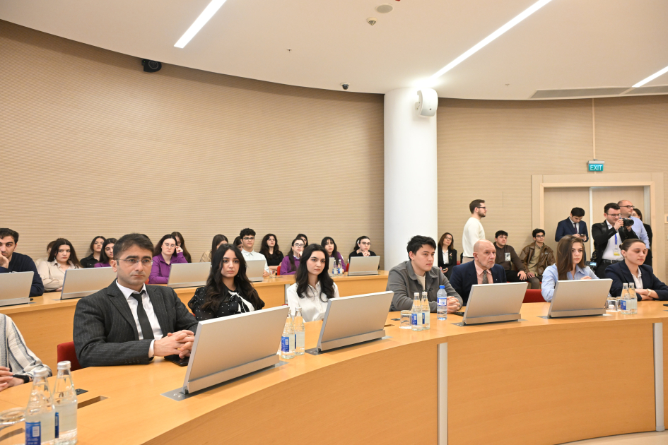 President of North Macedonia meets with students at Azerbaijan's ADA University (PHOTO)