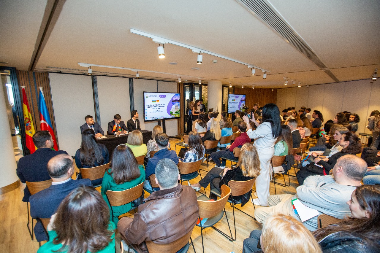 Local Azerbaijani community assembles in Spain (PHOTO)