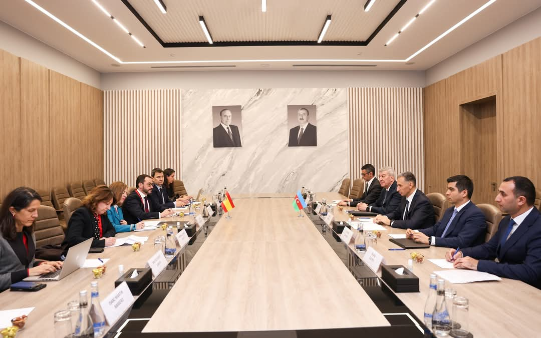 Azerbaijan, Spain brainstorm Middle Corridor cooperation opportunities