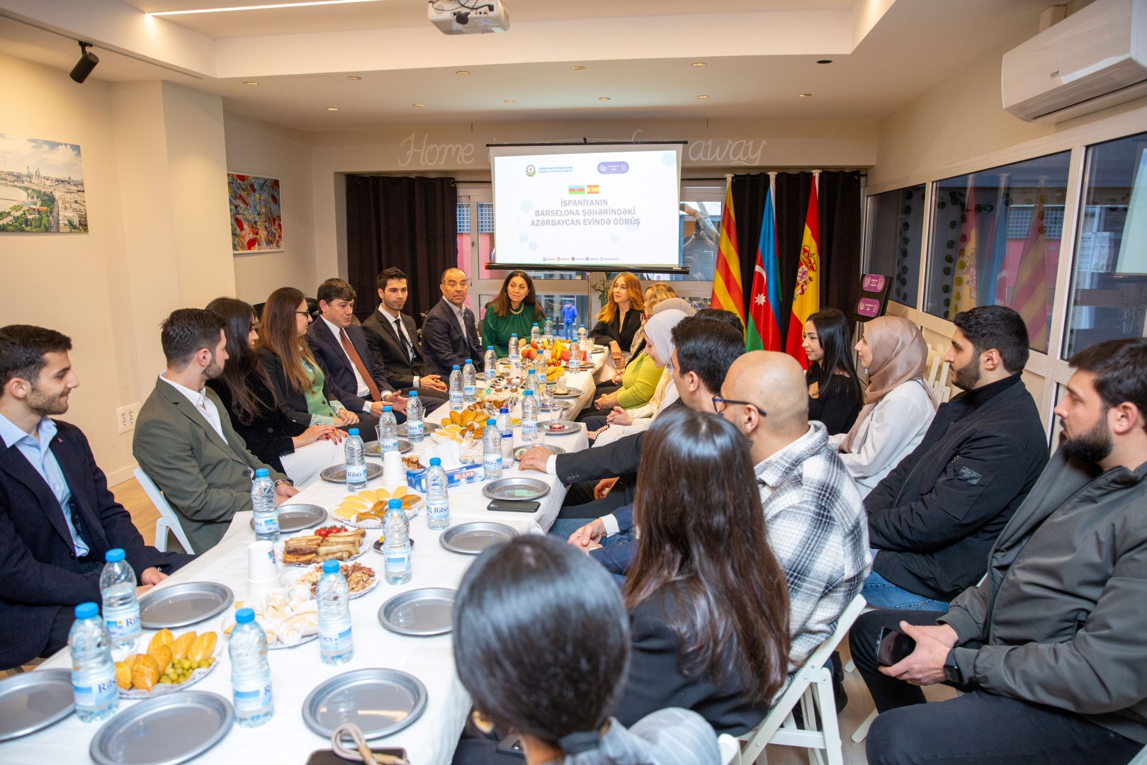 Azerbaijan's Diaspora Committee head visits Azerbaijan house in Barcelona (PHOTO)