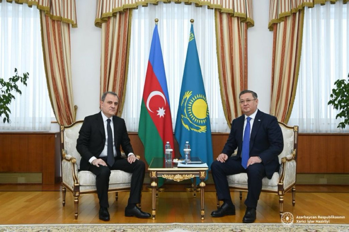 Azerbaijan, Kazakhstan FMs discuss regional stability and economic cooperation