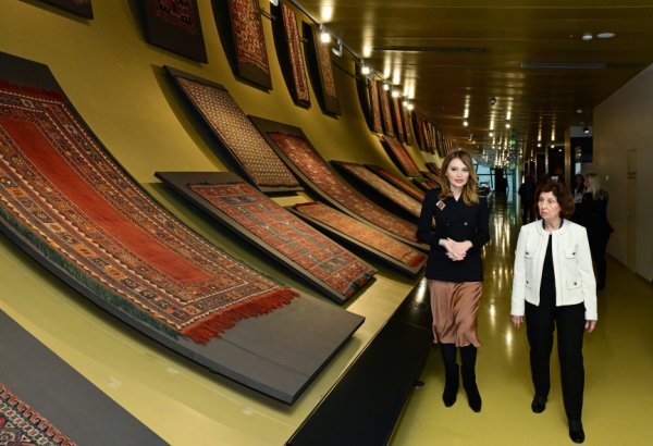 President of North Macedonia tours Azerbaijan's National Carpet Museum (PHOTO)